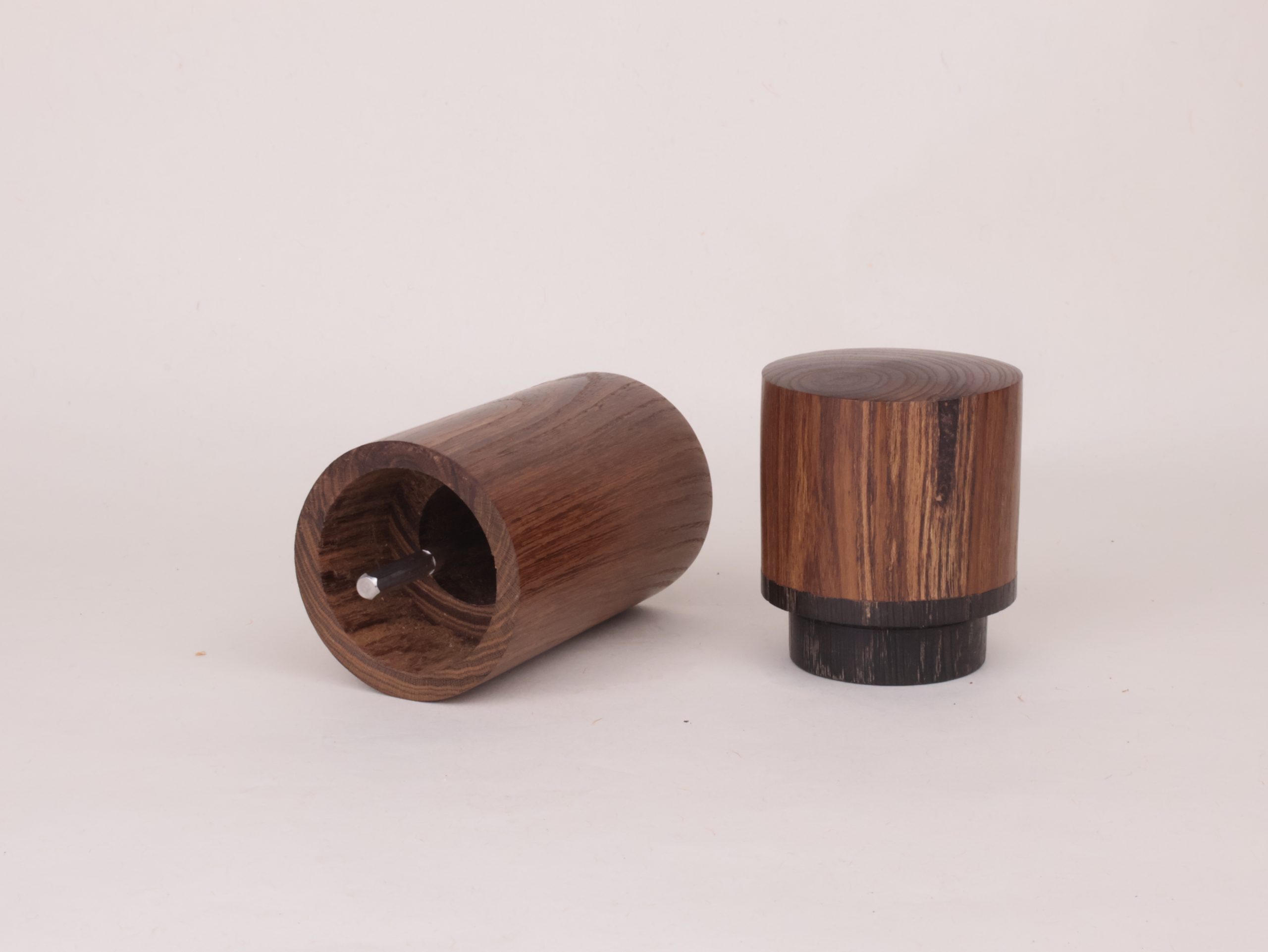 Handgedrechselte Pfeffermühle Goldregen – Bild 3