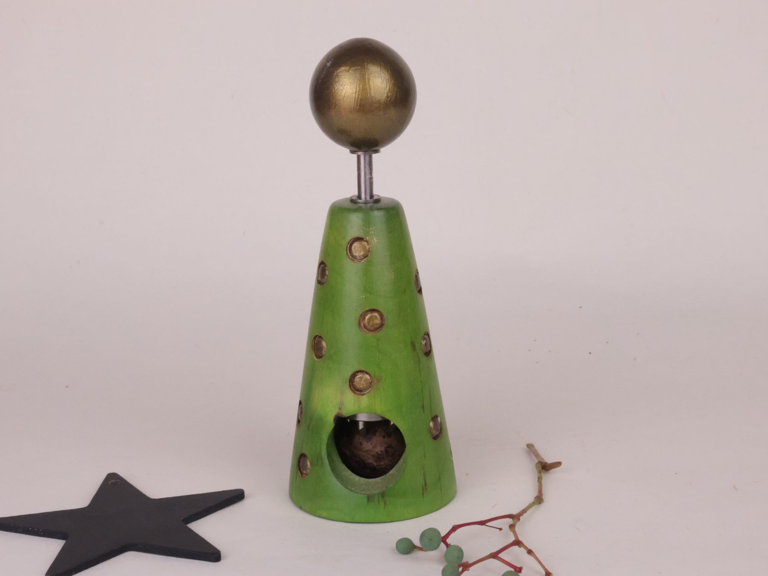 Stylische handgedrechselte Muskatmühle grün – Bild 4
