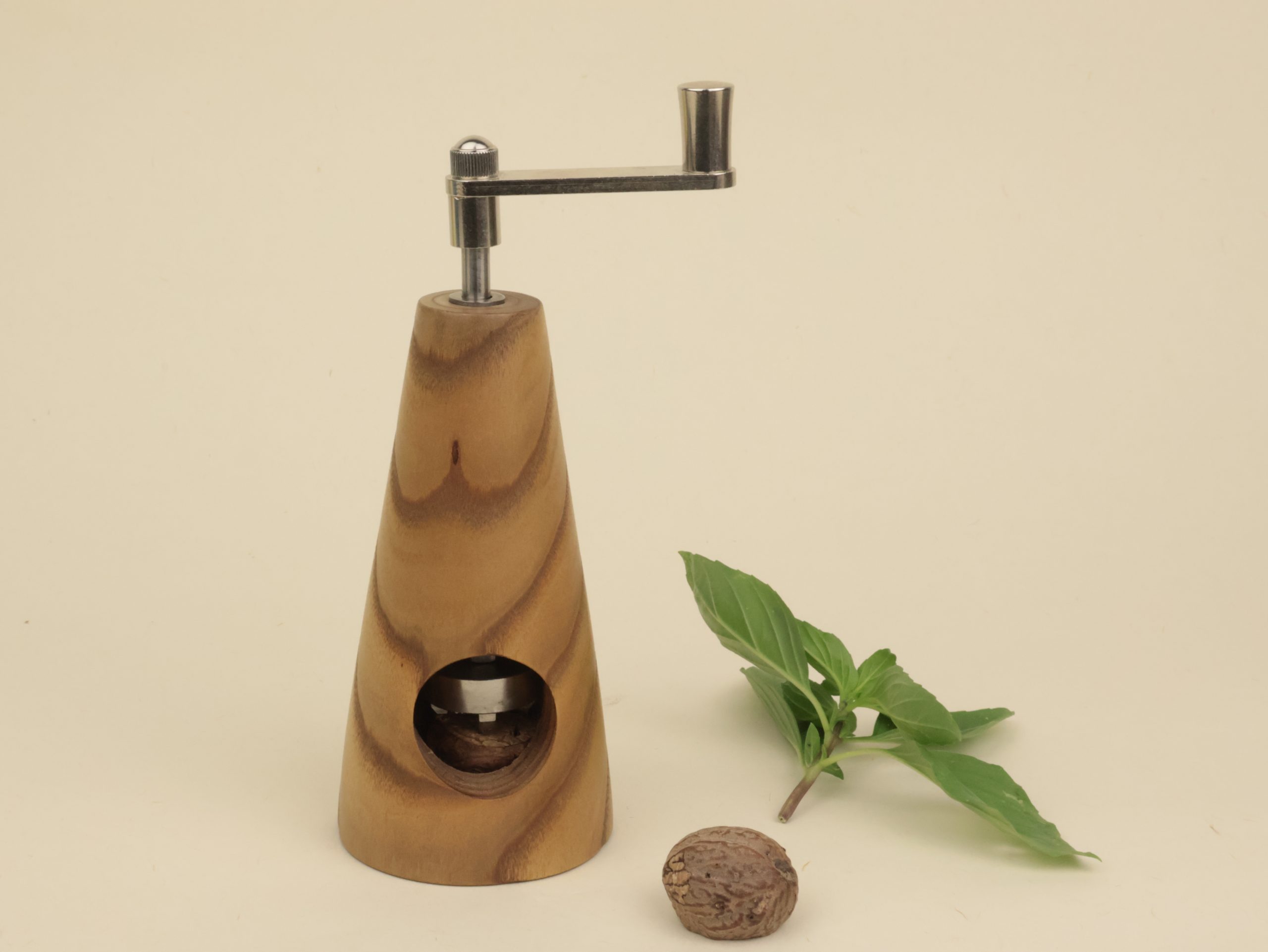 gedrechselte Muskatmühle Essigbaum – Bild 5