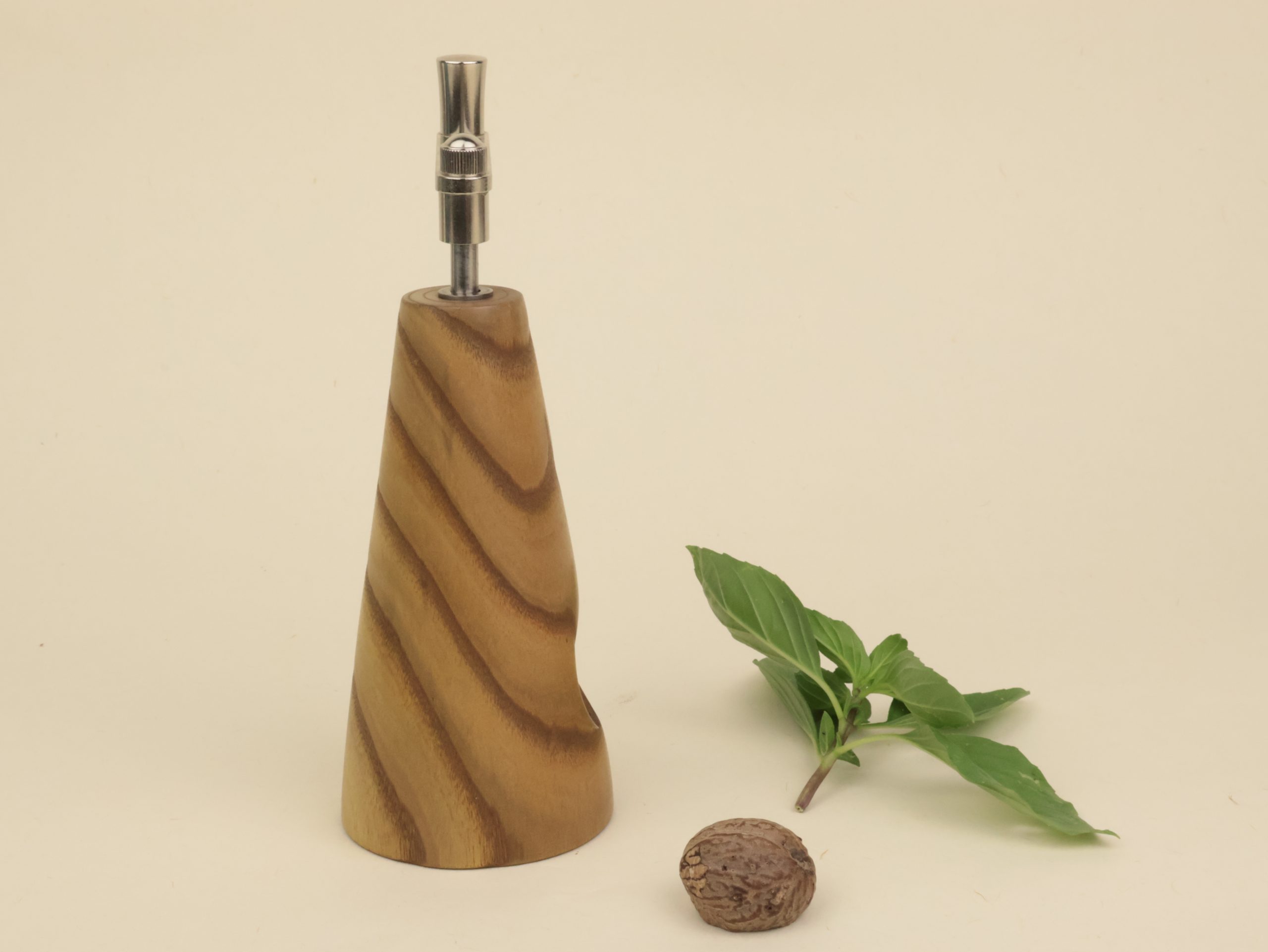 gedrechselte Muskatmühle Essigbaum – Bild 4